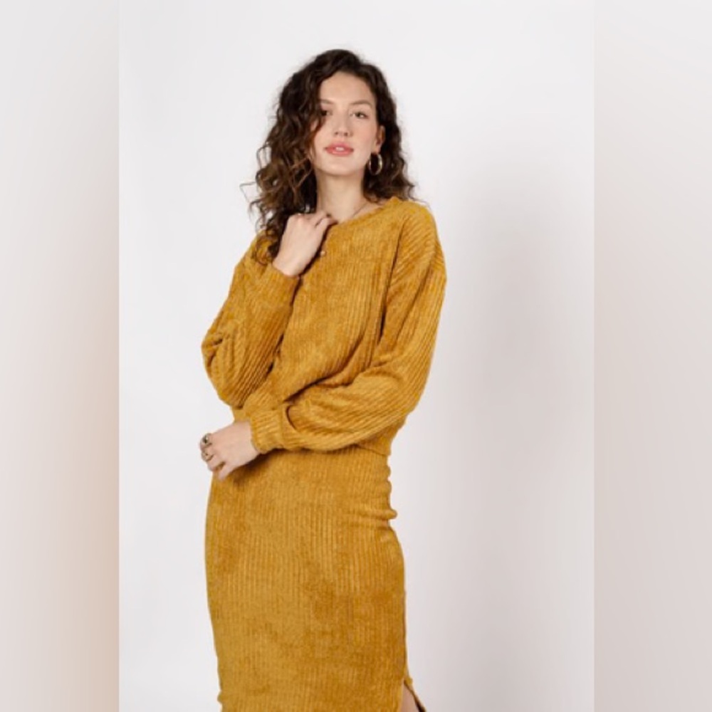 NWT Band Of The Free RUSSEL GOLD RIBBED VELVET PULLOVER Bohemian Style Blouse
